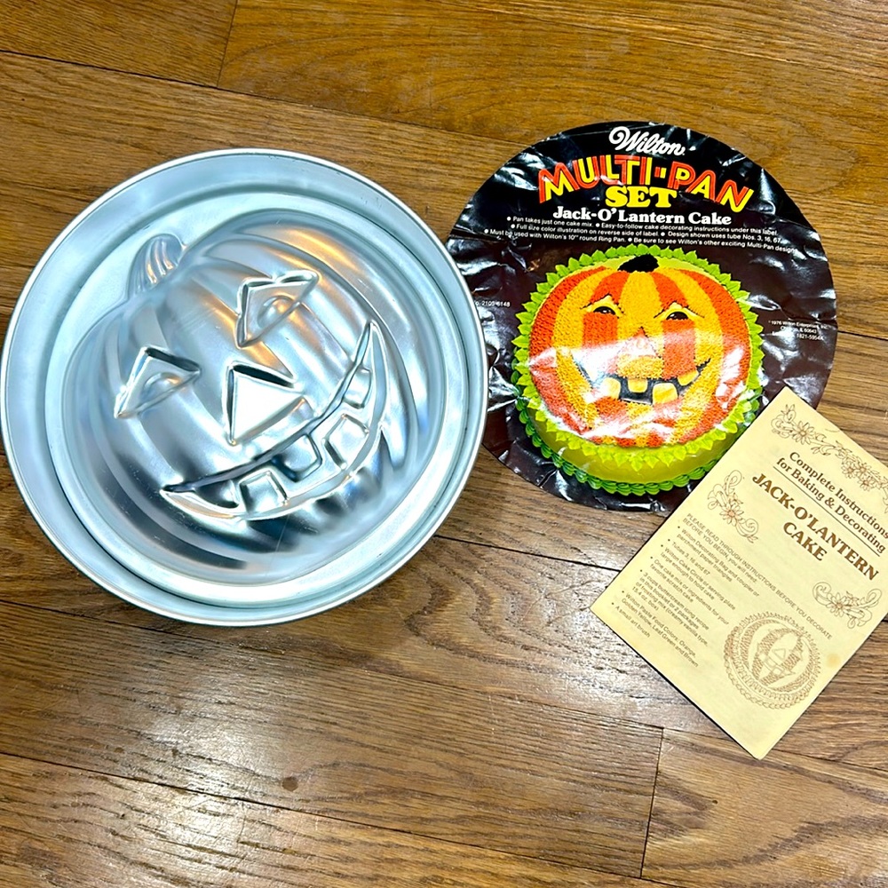 Vintage Wilton Jack-o-lantern cake pan